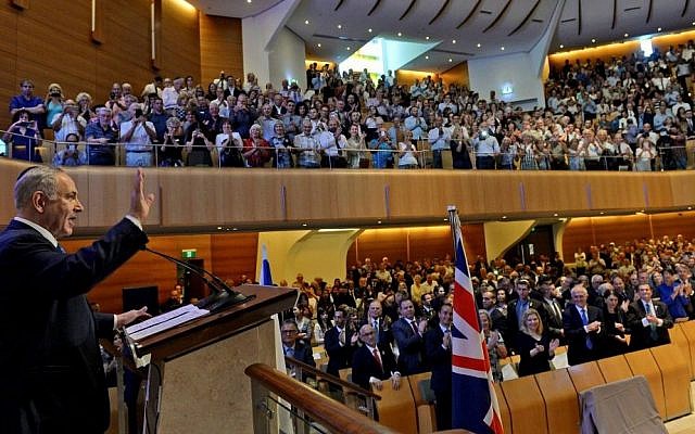 Prime Minister Benjamin Netanyahu speaks during a visit at the Great Synagogue in Sydney, Australia, on February 22, 2017. (Haim Zach/GPO via Flash90)