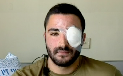 Border Police officer Sapir Shmueli receives treatment at Safed's Ziv Hospital to try to save the vision in his left eye on February 6, 2017, after a protester hit him in the face with a metal chain during the evacuation of the Amona settlement the week before. (Screen capture: Channel 10)