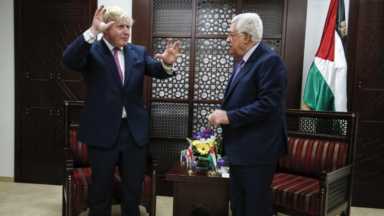 British Foreign Secretary Boris Johnson meets with Palestinian Authority President Mahmoud Abbas in the West Bank city of Ramallah on March 8, 2017. (AFP PHOTO / ABBAS MOMANI)
