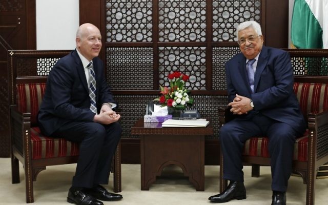 Palestinian Authority President Mahmoud Abbas (right) meets with Jason Greenblatt, the US president's assistant and special representative for international negotiations, at Abbas's office in the West Bank city of Ramallah, March 14, 2017. (AFP/Abbas Momani)