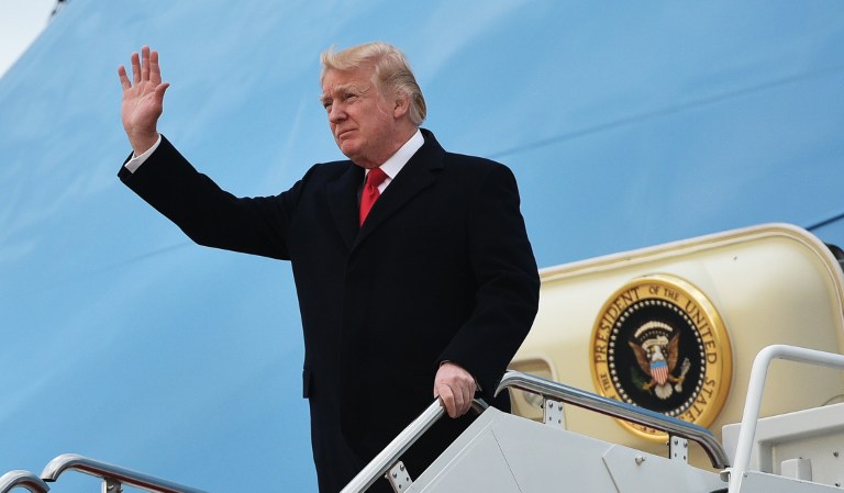 US President Donald Trump steps off Air Force One upon arrival at Andrews Air Force Base in Maryland on March 19, 2017, after spending the weekend at his Mar-a-Lago estate in Florida (AFP PHOTO / Mandel NGAN)