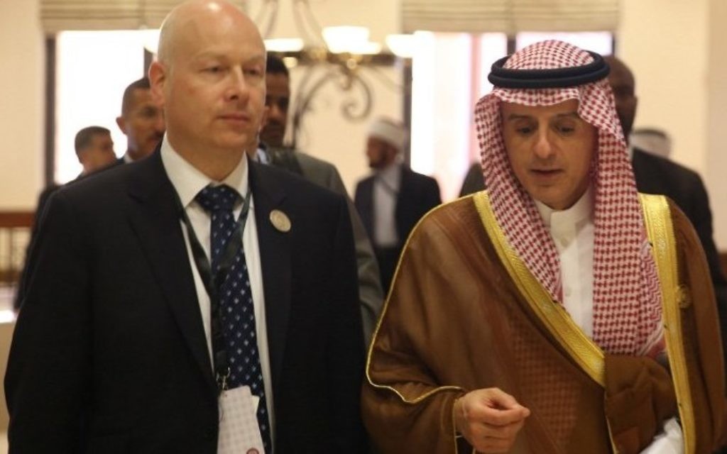 Saudi Arabia's Foreign Minister Adel al-Jubeir (R) speaks with Jason Greenblatt, the US president's assistant and special representative for international negotiations, during the Arab Summit in the Jordanian Dead Sea resort of Sweimeh on March 29, 2017. (AFP Photo/Khalil Mazraawi)