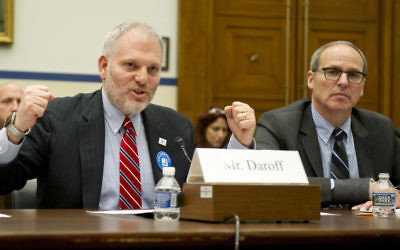 William Daroff, left, the Washington director of the Jewish Federations of North America, and Michael Feinstein, the director of a Jewish community center in suburban Washington, DC, testify before a House subcommittee, March 16, 2017. (Ron Sachs)