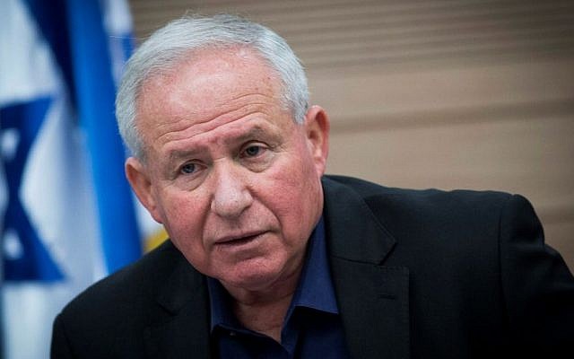 Likud MK Avi Dichter leads a Knesset Foreign Affairs and Defense Committee meeting at the Knesset on February 22, 2017. (Yonatan Sindel/Flash90)