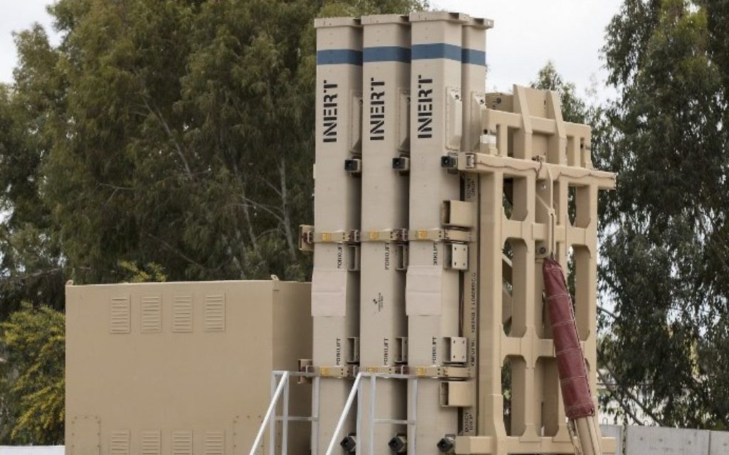 A picture taken on April 2, 2017, shows Israel's David's Sling missile defence system during a ceremony to announce its operational capacity at the Hatzor Air Force base. / AFP PHOTO / JACK GUEZ