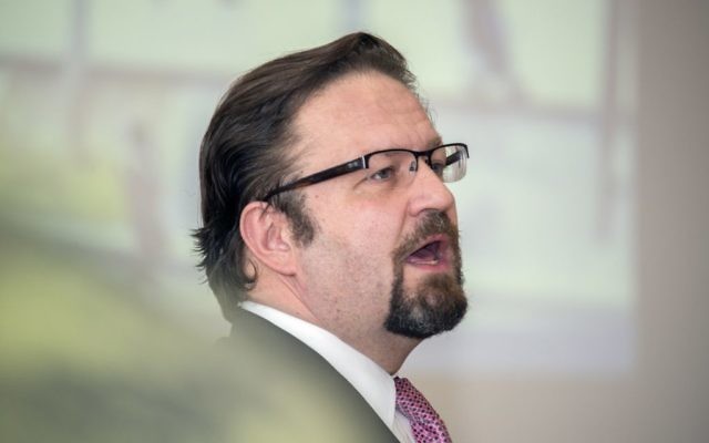 Sebastian Gorka speaking at the International Special Training Center's Military Assistance Course, in Pfullendorf, Germany, May 14, 2015. (CC BY 7th Army Training Command, Flickr)