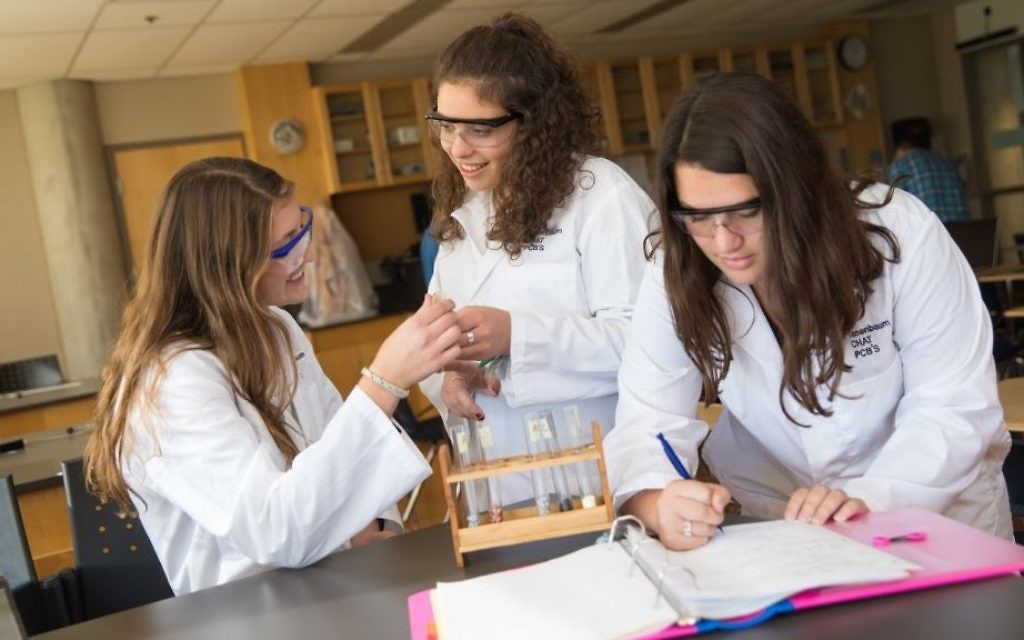 Students in the science lab of Toronto's TanenbaumCHAT. (Courtesy)