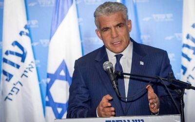 Chairman of the Yesh Atid party Yair Lapid speaks during a press conference in Tel Aviv, April 3, 2017. (Flash90)