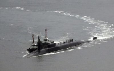 The nuclear-powered submarine USS Michigan approaches to join the US aircraft carrier USS Carl Vinson near the Korean Peninsula, at Busan port in Busan, South Korea, April 25, 2017. (Jo Jung-ho/Yonhap via AP) 