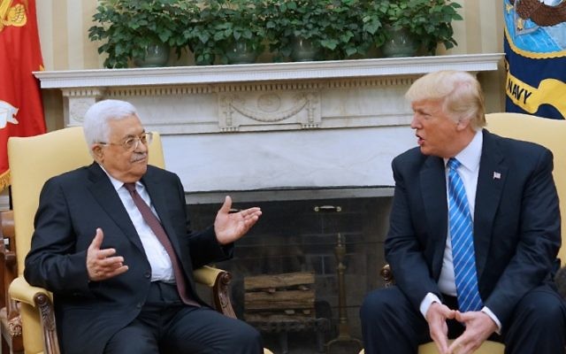 US President Donald Trump meets with Palestinian Authority President Mahmoud Abbas in the Oval Office of the White House on May 3, 2017 in Washington, DC. (AFP/MANDEL NGAN)