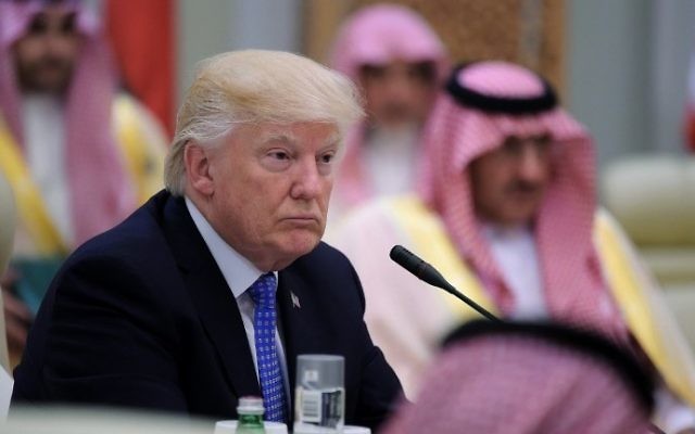 US President Donald Trump (C) attends a meeting with leaders of the Gulf Cooperation Council at the King Abdulaziz Conference Center in Riyadh on May 21, 2017. (AFP Photo/Mandel Ngan)