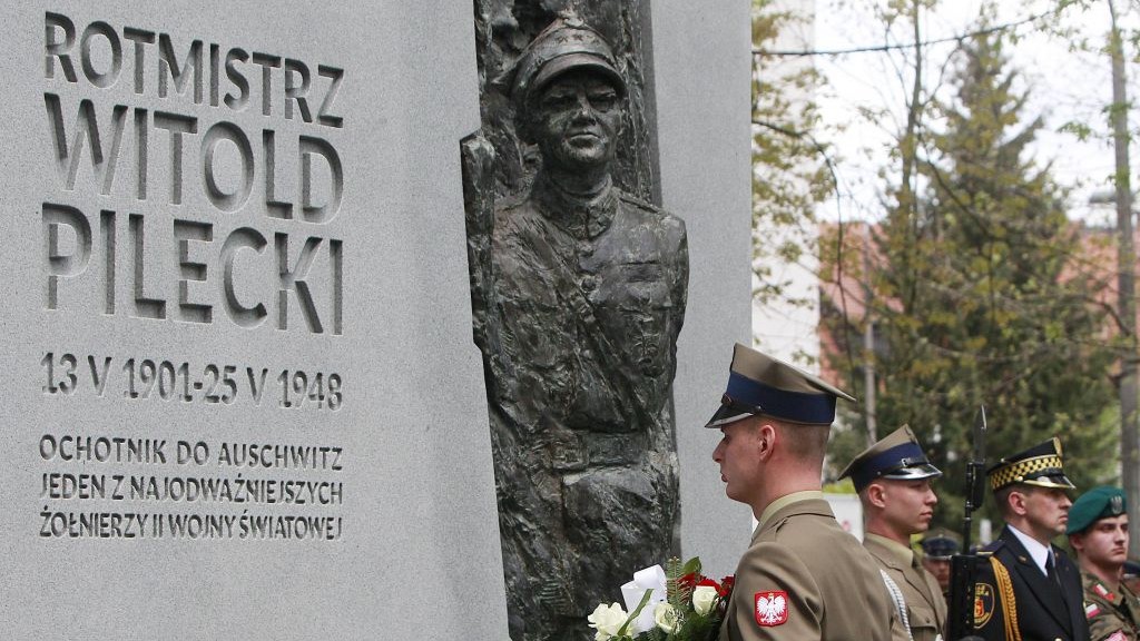 Poland unveils memorial to WWII hero who entered Auschwitz voluntarily | The Times of Israel