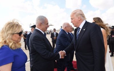 Prime Minister Benjamin Netanyahu, left, and US President Donald Trump seen at Ben Gurion International Airport prior to the latter's departure from Israel on May 23, 2017. (Koby Gideon/GPO)