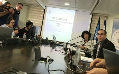 Hedva Ber, Supervisor of Banks at the Bank of Israel, far end, right, at a press conference in Tel Aviv, May 24, 2017 (Courtesy: Shoshanna Solomon)
