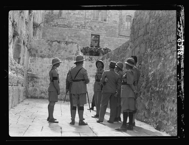 Following Palestine disturbances in 1936. British Lt. General Dill visits the Western Wall. (G. Eric and Edith Matson Photograph Collection/Library of Congress)
