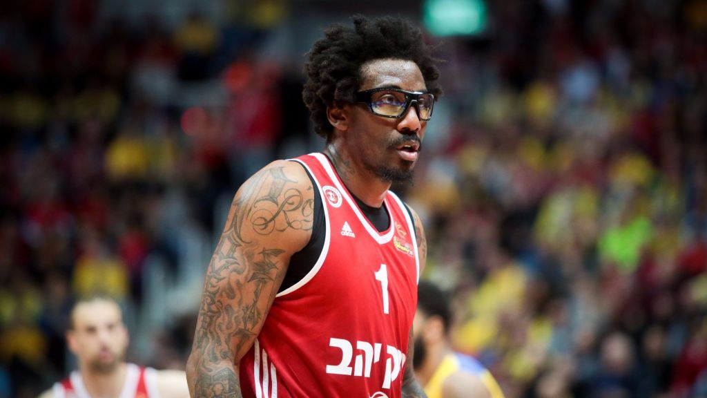 Amar'e Stoudemire to play basketball in 