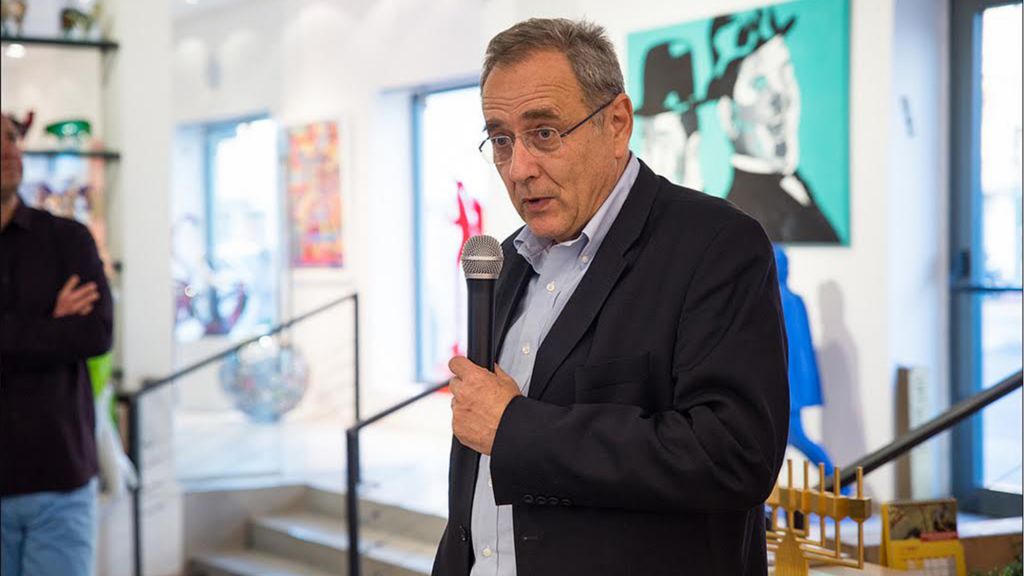 Mark Sofer, Israel’s former ambassador to India and its next ambassador to Australia, discusses Asian business opportunities at a May 21 reception in Tel Aviv marking the conclusion of the Israel-Asia Center’s 2016-17 Israel-Asia Leaders Fellowship program. (Maya Hadash/Israel-Asia Center) 