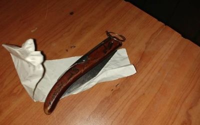 A knife found on a Palestinian stopped by Border Police in the West Bank city of Hebron on June 29, 2017. (Courtesy: Police Spokesperson)
