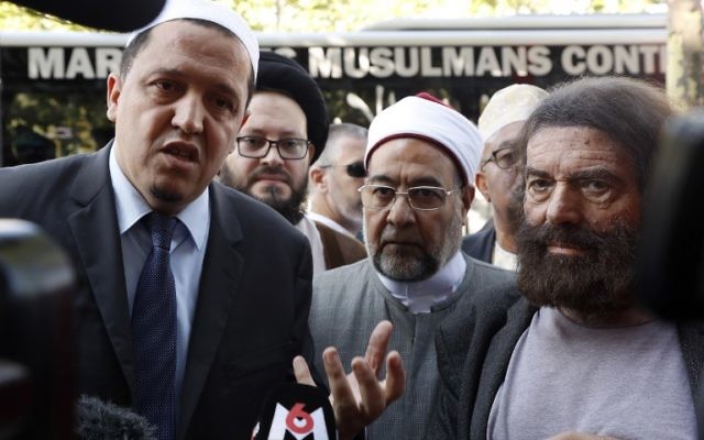 Французский имам получает угрозы расправы от исламистов