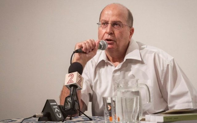 Former defense minister Moshe Ya'alon speaks at a cultural event in Ra'anana on July 15, 2017. (Flash90)