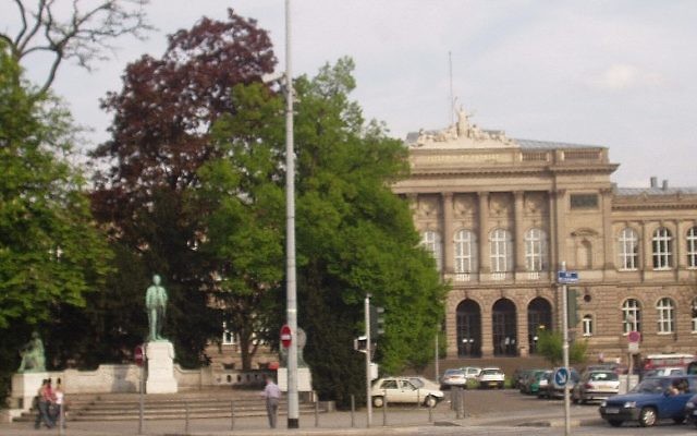 The University Palace in Strasbourg, May 1, 2004. (CC BY-SA Kpalion, Wikimedia commons)
