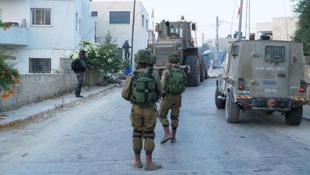 IDF forces operate in the West Bank settlement of Halamish on July 23, 2017. (IDF spokesman)