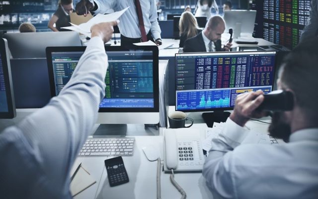 Illustrative image of a trading room floor. (Rawpixel, iStock Images)
