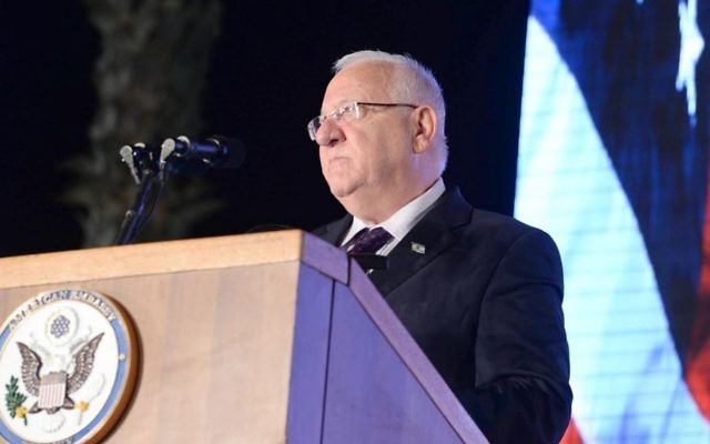 President Reuven RIvlin attends US Independence Day celebrations at the US ambassador to Israel's residence in Herzliya on June 30, 2016. (Mark Neyman/GPO/Flash90)