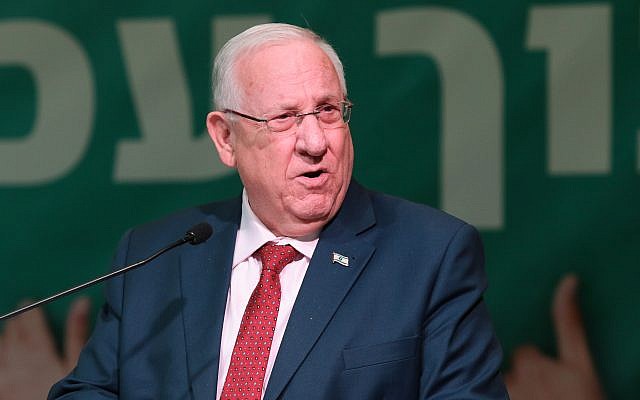 President Reuven Rivlin speats at an education conference in Kiryat Ono on August 22, 2017. (Roy Alima/Flash90)