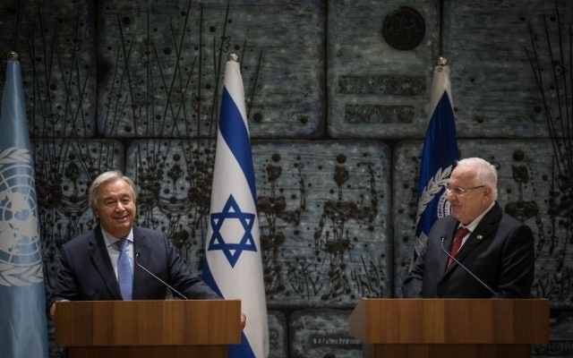 UN Secretary General Antonio Guterres (l) meets with Israeli President Reuven Rivlin at the President's residence in Jerusalem, August 28, 2017. (Hadas Parush/Flash90)