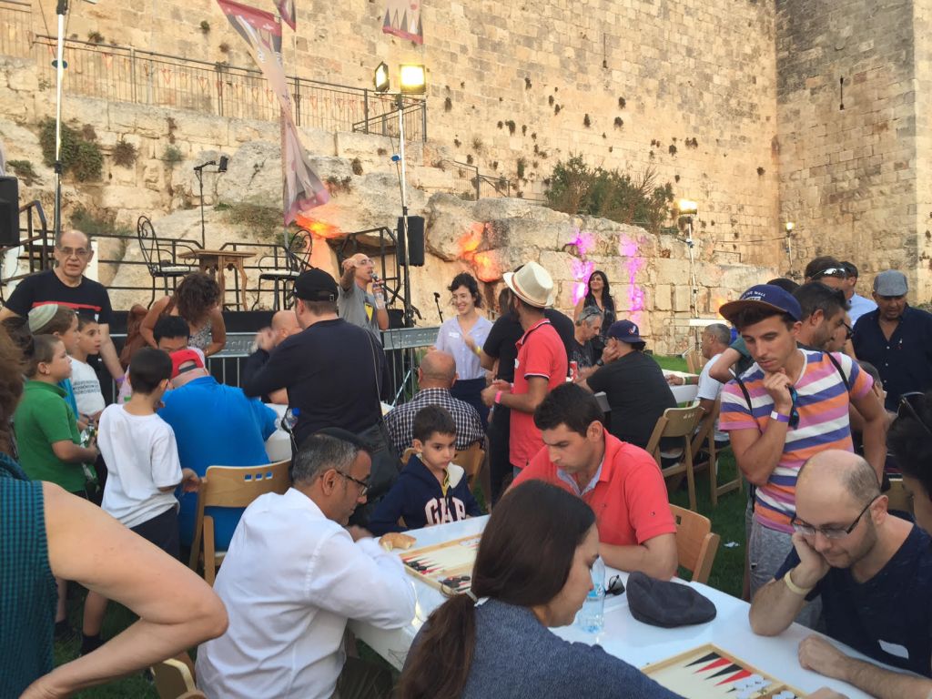 Le backgammon ouvre de nouvelles perspectives de paix - The Times of Israël