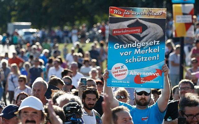 Berlin clubs join protest against far-right rally
