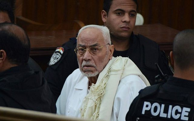 Egypt's former Muslim Brotherhood supreme guide Mohammed Mahdi Akef during his trial in Cairo, February 28, 2015 (AFP/Mohamed el-Shahed, File)