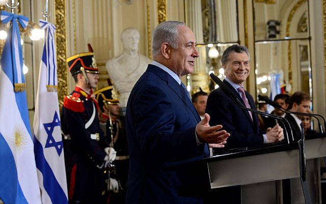 Prime Minister Benjamin Netanyahu meets with Argentinian President Mauricio Macri at the San Martin palace, in Buenos Aires, Argentina, during his official state visit. September 12, 2017. (Avi Ohayon / Government Press Office)