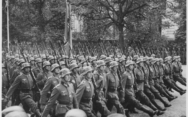 German troops parade through Warsaw, Poland, September 1939. (Public domain,  US National Archives and Records Administration, Wikimedia commons)