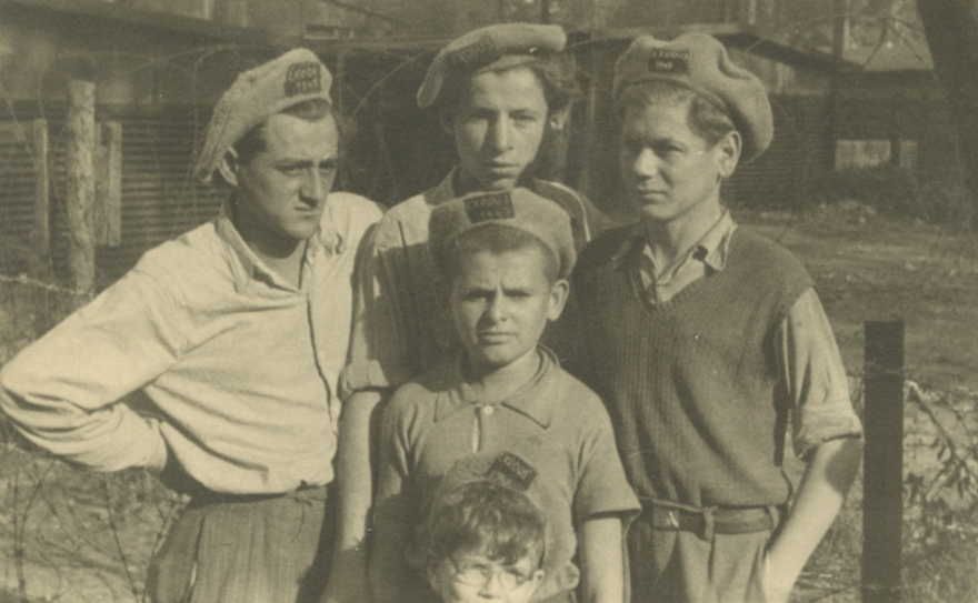 Incredible photos of Holocaust survivors from the SS Exodus up for ...