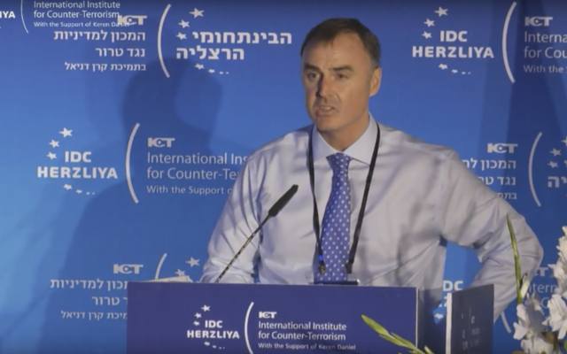 City of London Police Assistant Commissioner Alistair Sutherland speaks at a counterterrorism conference in Herzliya in September 2017. (Screen capture: IDC Herzliya)