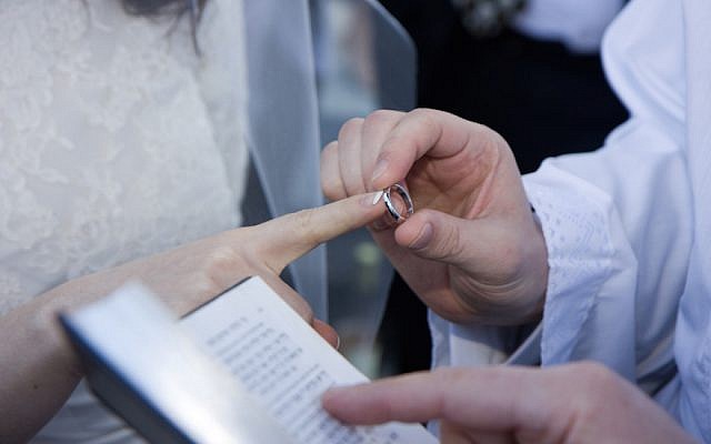 Illustrative: A Jewish couple getting married. (Justin Oberman/Creative Commons)