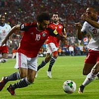 Soccer hero's World Cup in doubt, Egyptians turn on man who brought him  down