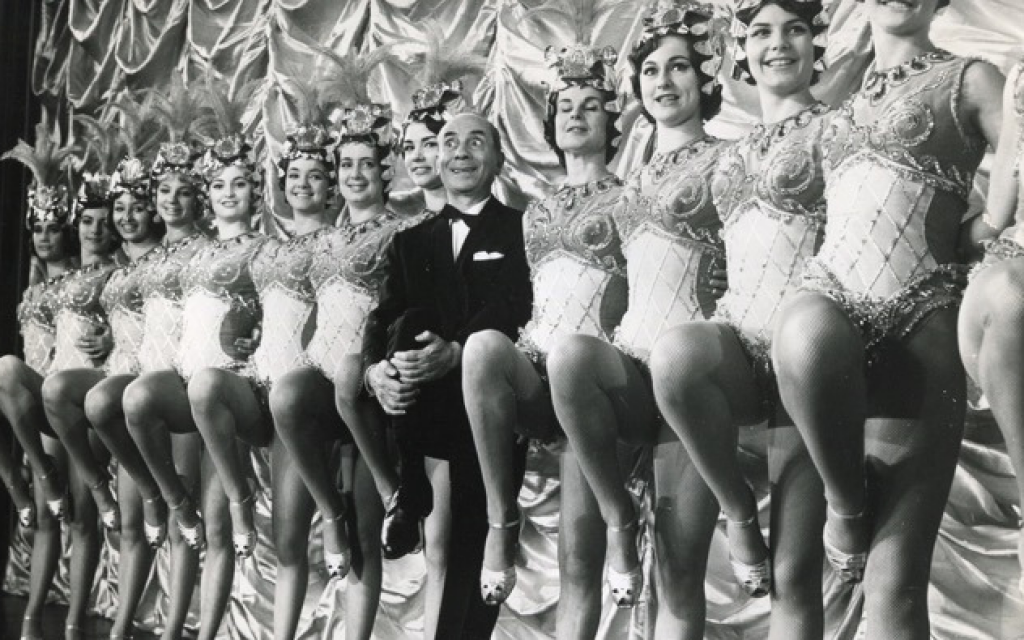Performer Eddie Vitch with cabaret dancers in the late 1950s. (Courtesy Sigal Bujman)