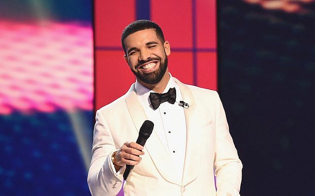 Drake speaking at the 2017 NBA Awards in New York City, June 26, 2017. (Michael Loccisano/Getty Images for TNT)