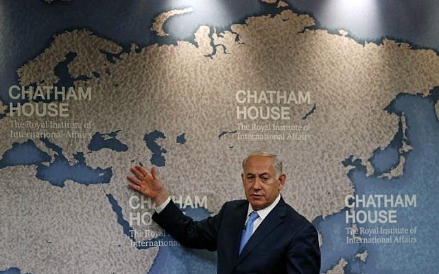 Prime Minister Benjamin Netanyahu discusses Israel's foreign policy at Chatham House, The Royal Institute of International Affairs, in London, on November 3, 2017. (AFP Photo/Adrian Dennis)