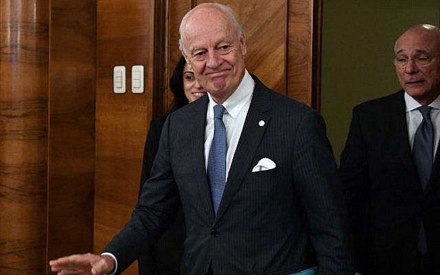UN Special Envoy for Syria Staffan de Mistura arrives for a meeting with Russian Foreign Minister in Moscow on November 24, 2017. (AFP Photo/Alexander Nemenov)