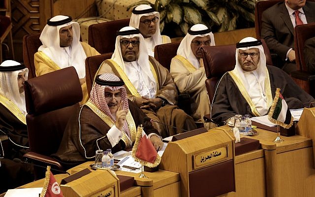 Bahraini Foreign Minister Khalid bin Ahmed al-Khalifa, left, speaks during a meeting at the Arab League headquarters in Cairo, Egypt, November 19, 2017. (AP Photo/Nariman El-Mofty)