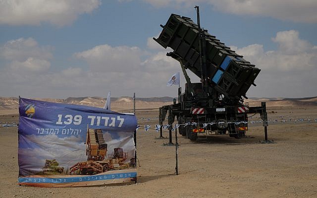 A Patriot missile defense battery sits in the desert in the Ovda air base in southern Israel during the international Blue Flag exercise on November 9, 2017. (Judah Ari Gross/Times of Israel)
