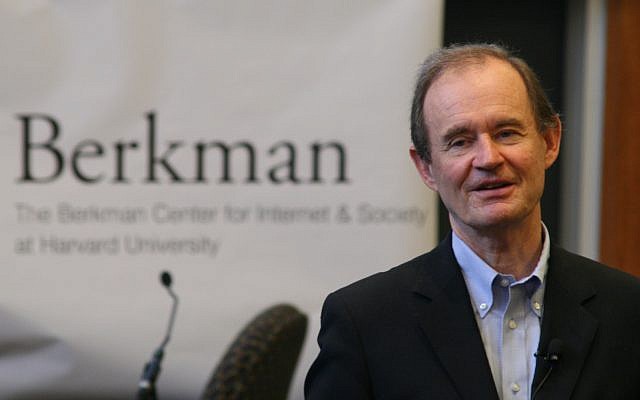 Lawyer David Boies speaking at the Berkman Center for Internet & Society at Harvard University on September 13, 2008. (CC BY-SA Doc Searls. Wikimedia commons)