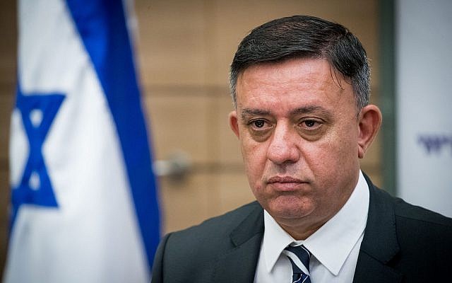 Labor party leader Avi Gabbay heads a faction meeting at the Knesset on October 30, 2017. (Yonatan Sindel/Flash90)