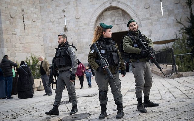 Border Police officers are seen at the Old City of Jerusalem's Damascus Gate, December 7, 2017. (Hadas Parush/Flash90)