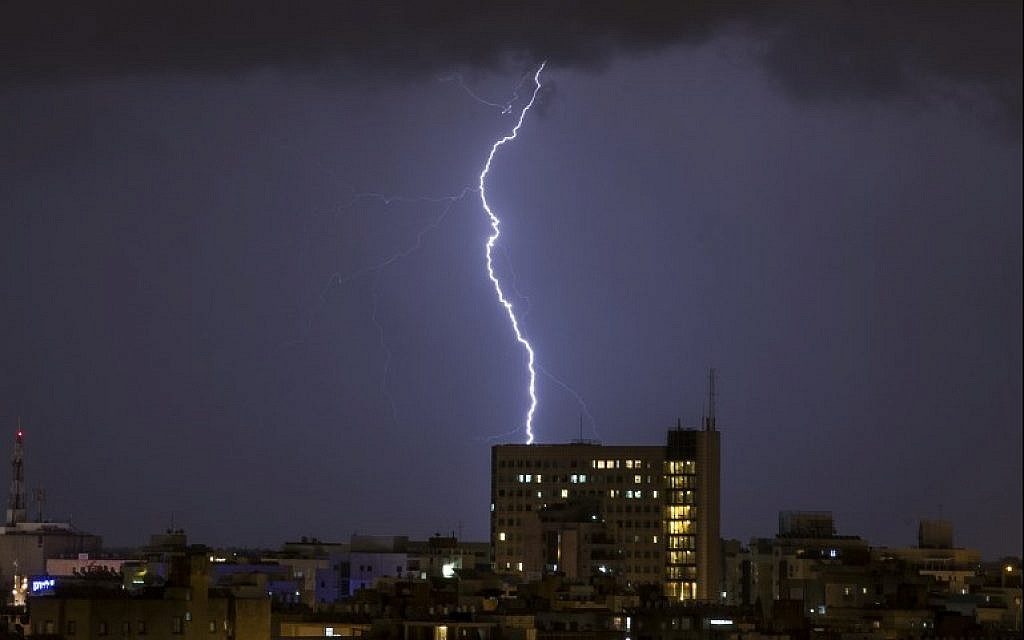 Israel pounded by heavy rain, lightning in worst storm of winter The