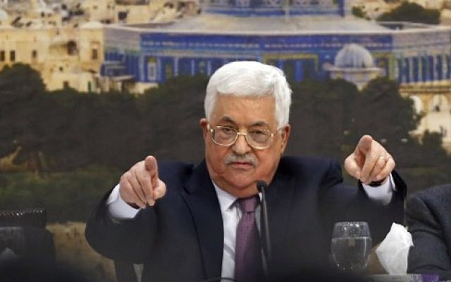 Palestinian Authority President Mahmoud Abbas speaks during a meeting in the West Bank city of Ramallah on January 14, 2018. (AFP PHOTO / ABBAS MOMANI)
